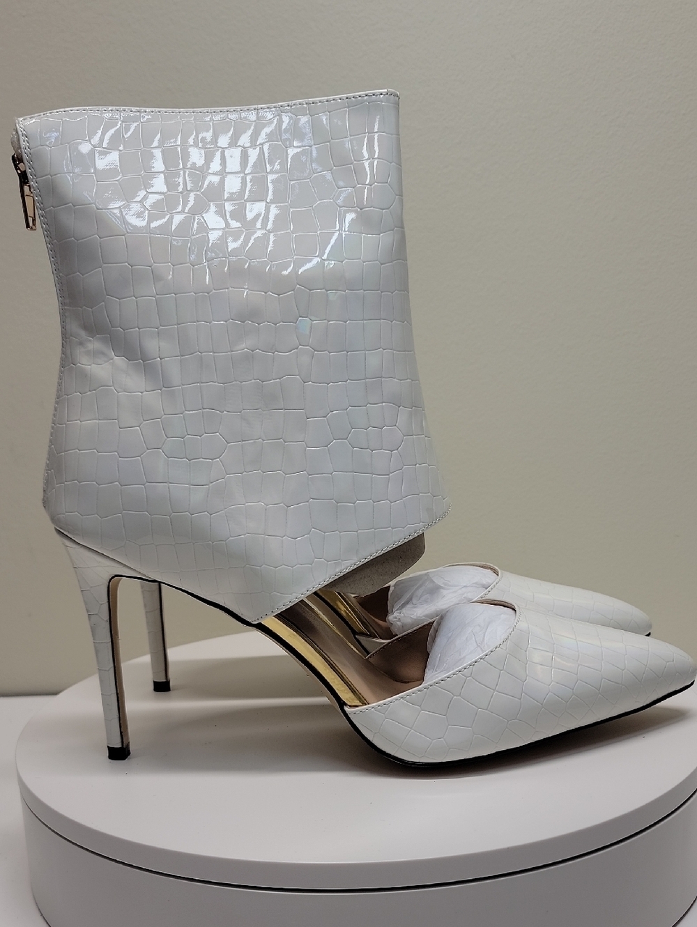 THINGS II COME NEW WHITE IRIDESCENT SNAKE STILETTOS - Picture 7 of 11